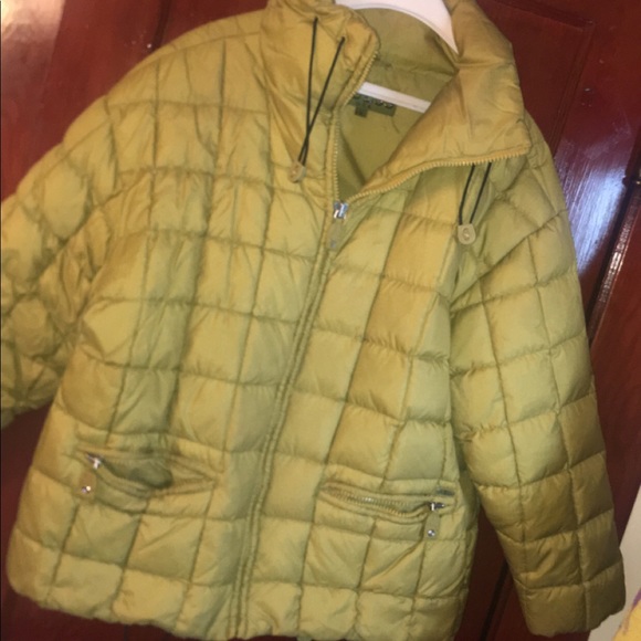 WINTER GOODNESS 😌GUESS WINTER JACKET 😍 - Picture 4 of 4